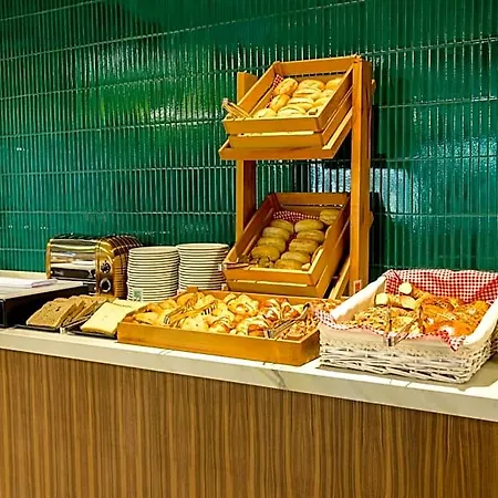Hotel Ibis Styles Kurtkoy 4*